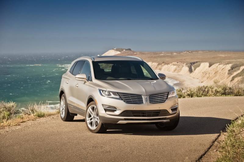 Comparison Lincoln MKX 2016 vs Lincoln MKC 2016 SUV Drive